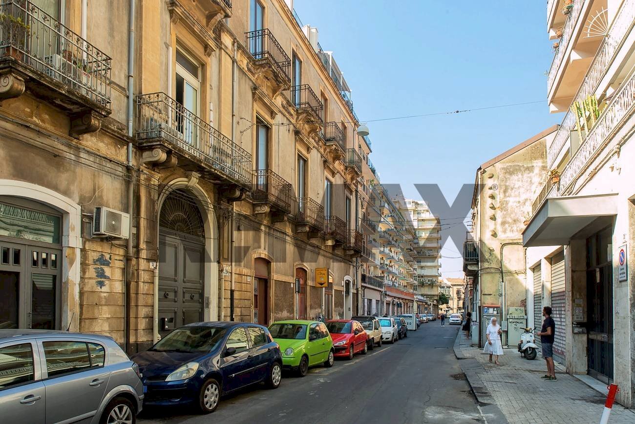 Edificio all\'aperto - Appartamento Via Canfora
 
38, Catania - foto 1