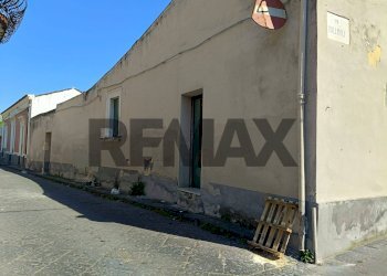 Edificio all\'aperto - Independent house Via Callipoli
 
340, Giarre - photo 2
