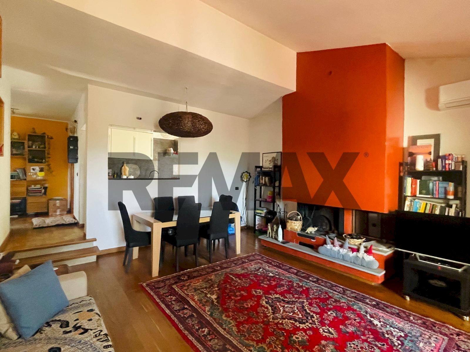 Sala da pranzo - Villa a Schiera Localita Le Serre
2, Reggello - foto 3