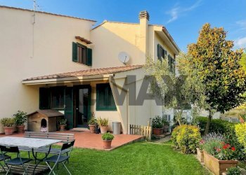 Casa all\'aperto - Villa a Schiera Localita Le Serre
 
2, Reggello - foto 1