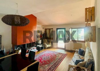 Sala da pranzo - Villa a Schiera Localita Le Serre
 
2, Reggello - foto 2