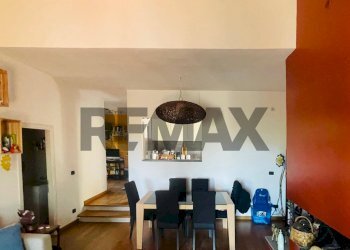 Sala da pranzo - Villa a Schiera Localita Le Serre
 
2, Reggello - foto 4