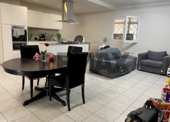 Sala da pranzo - Quadrilocale Via delle More
 
11, Perugia - foto 2