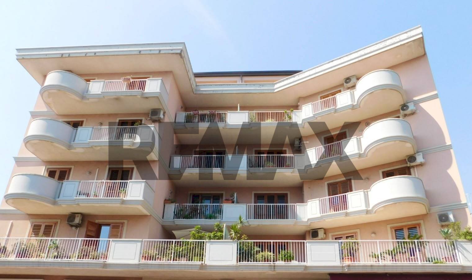 Edificio all\'aperto - Attic via salvatore vigo
 
97 a, Acireale - photo 1