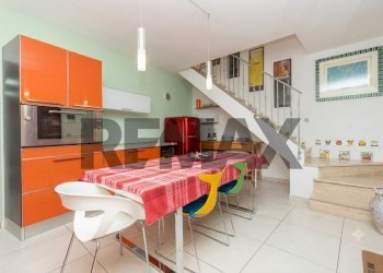 Sala da pranzo - Casa semi indipendente Via Abate Ferrara
 
59, Catania - foto 1