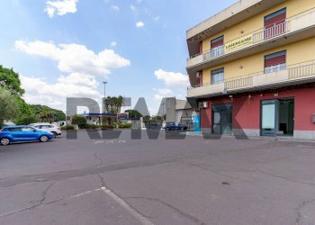 Edificio all\'aperto - Commercial Premises via galileo galilei
 
76, Misterbianco - photo 1