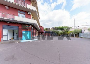 Edificio all\'aperto - Commercial Premises via galileo galilei
 
76, Misterbianco - photo 3