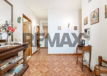 Hall / corridoio - Appartamento via canonico bascetta
 
18, Adrano - foto 2