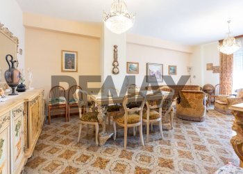 Sala da pranzo - Appartamento via canonico bascetta
 
18, Adrano - foto 17