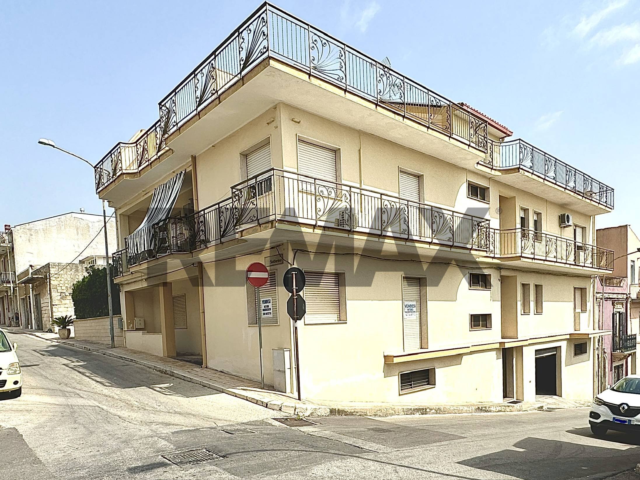 Edificio all\'aperto - Stabile - Palazzo via carducci
7, Canicattini Bagni - foto 2