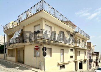 Edificio all\'aperto - Stabile - Palazzo via carducci
 
7, Canicattini Bagni - foto 3