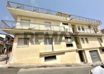 Edificio all\'aperto - Stabile - Palazzo via carducci
 
7, Canicattini Bagni - foto 4
