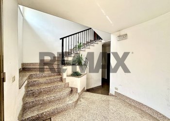 Scale - Stabile - Palazzo via carducci
 
7, Canicattini Bagni - foto 5