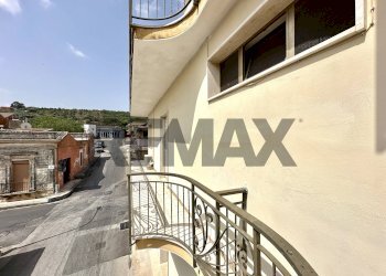 Balcone - Stabile - Palazzo via carducci
 
7, Canicattini Bagni - foto 18