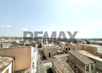 Edificio all\'aperto - Stabile - Palazzo via carducci
 
7, Canicattini Bagni - foto 29