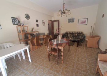 Sala da pranzo - Appartamento Via Venezia
 
9, Giardini-Naxos - foto 12
