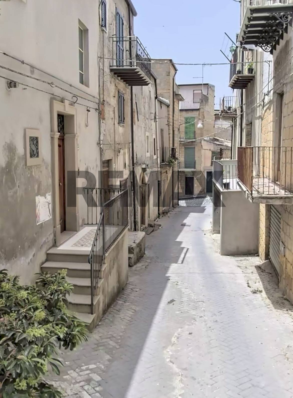 Edificio all\'aperto - Casa indipendente via Capitano bivona
 
67, Pietraperzia - foto 1