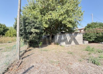 Giardino - Semi-detached house Via Capriolo
 
37, Copparo - photo 32