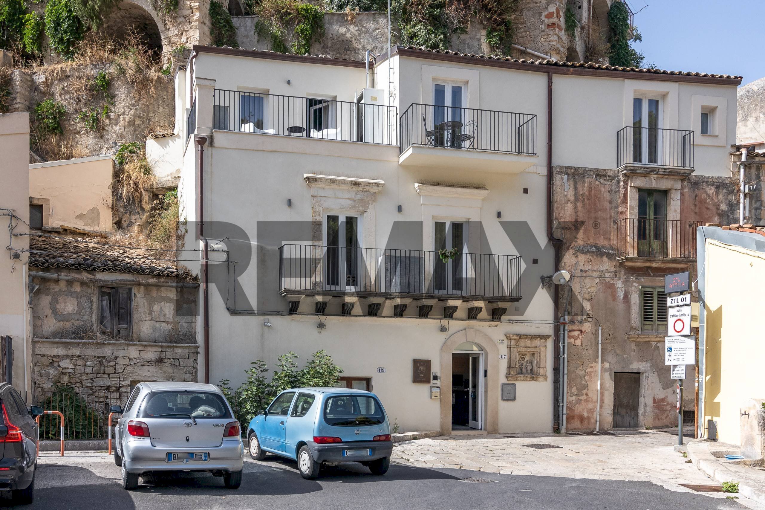 Edificio all\'aperto - Casa indipendente via giusti
 
117, Ragusa - foto 1