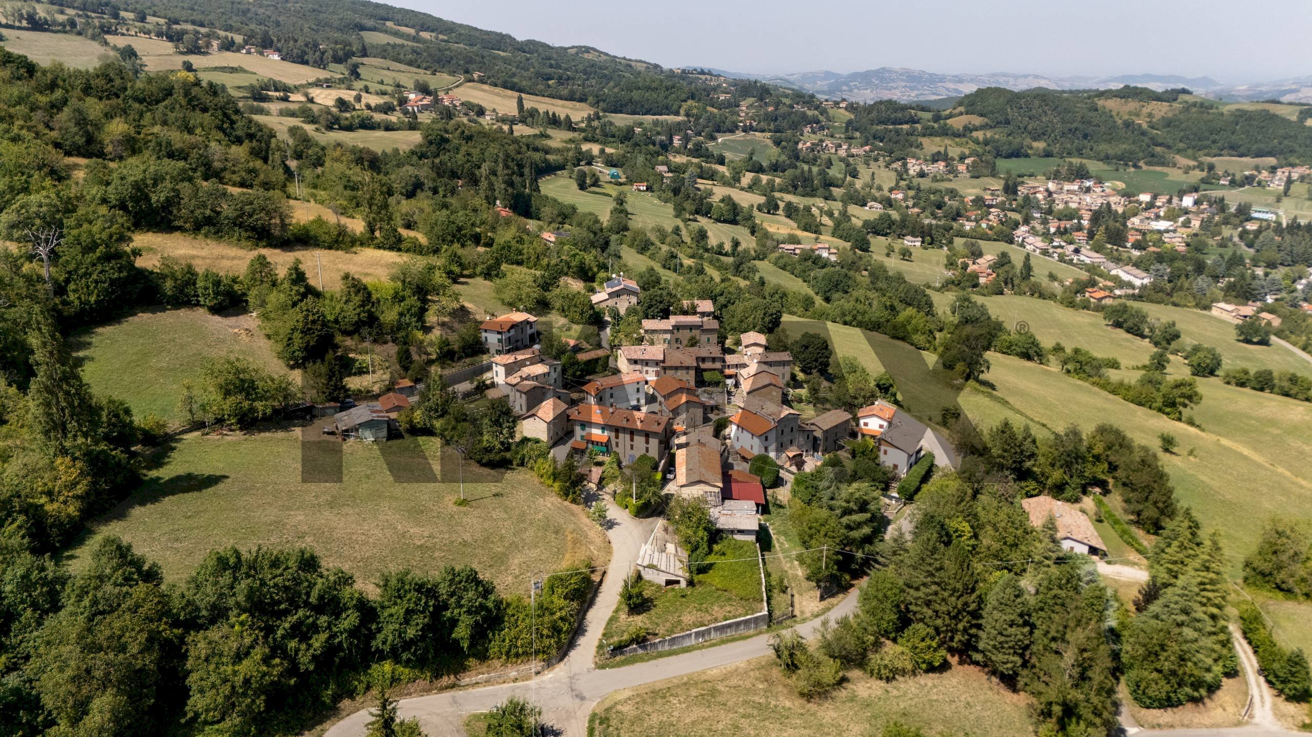 Vista delle montagne - Terreno edificabile costola
 
4, Neviano degli Arduini - foto 1