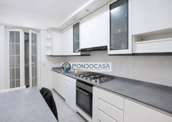 Cucina - Appartamento via eugenio montale, Carrara - foto 8