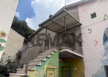 Edificio all\'aperto - Casa semi indipendente VIA BORGO PICCOLO
 
2, Scontrone - foto 1