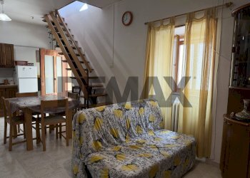 Sala da pranzo - Casa semi indipendente VIA BORGO PICCOLO
 
2, Scontrone - foto 36