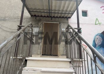 Scale - Casa semi indipendente VIA BORGO PICCOLO
 
2, Scontrone - foto 39