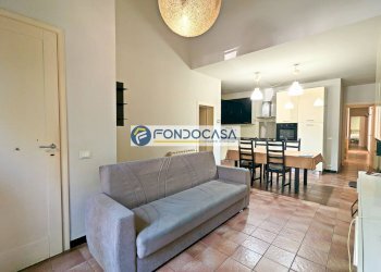 soggiorno con cucina - Trilocale Viale Ermenegildo Pistelli
96, Camaiore - foto 3