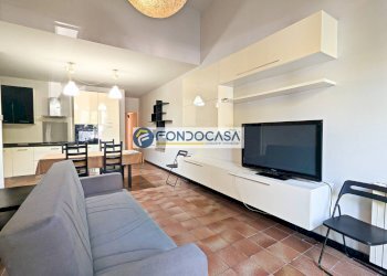 soggiorno con cucina - Trilocale Viale Ermenegildo Pistelli
96, Camaiore - foto 4