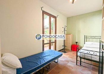 camera da letto - Trilocale Viale Ermenegildo Pistelli
96, Camaiore - foto 9