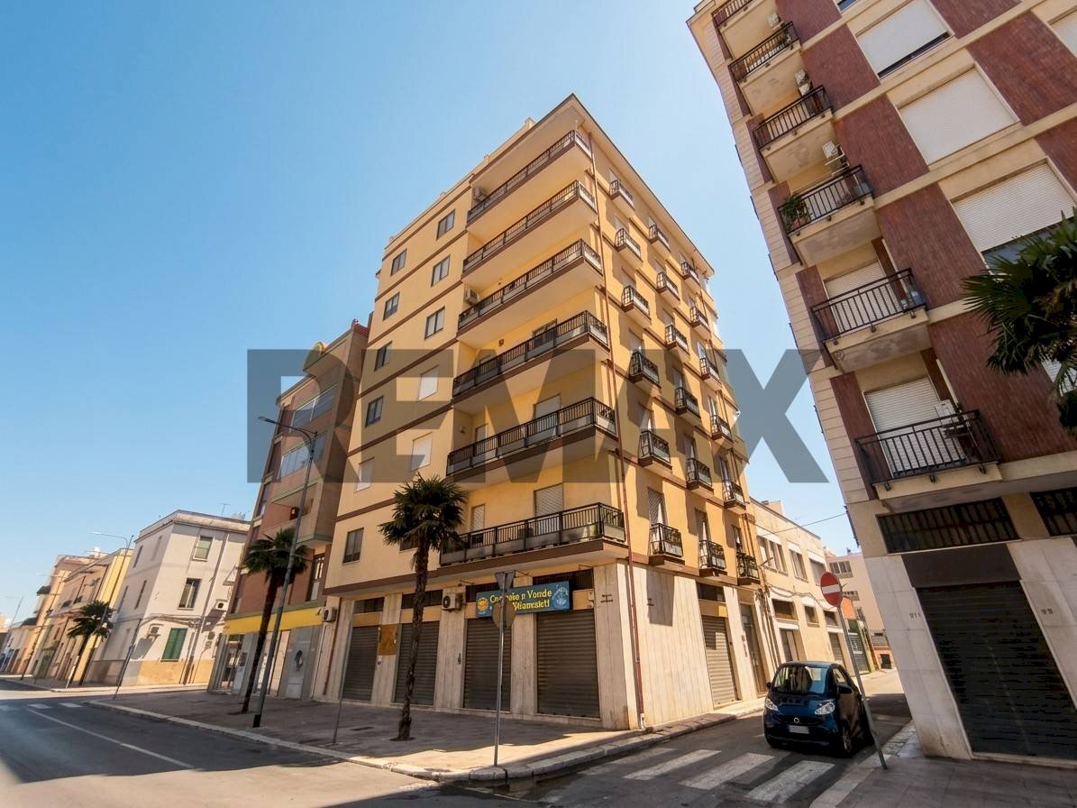 Edificio all\'aperto - Trilocale Via Marco Aurelio
 
28, Brindisi - foto 1