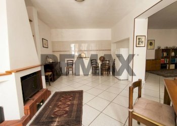 Sala da pranzo - Trilocale Via Marco Aurelio
28, Brindisi - foto 8