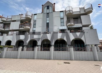 Edificio all\'aperto - Laboratory Grazia Deledda
43, Zibido San Giacomo - photo 1