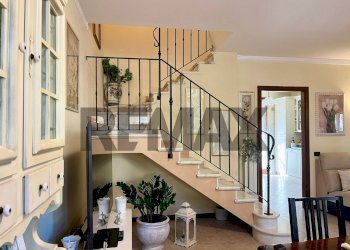 Scale - Semi-detached house via ferrucci
 
106, Forte dei Marmi - photo 7