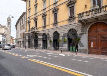 Edificio all\'aperto - Negozio VIA BORGO PALAZZO
78/E, Bergamo - foto 2