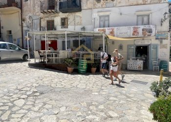 Foto 3 - Attività Commerciale Via Re federico
5, Castellammare del Golfo - foto 3