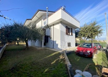 Giardino - Villa via Manduchi, 110, Santarcangelo di Romagna - foto 2