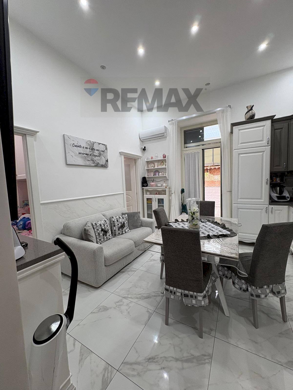 Sala da pranzo - Apartment Via Carlo De Marco
 
33, Napoli - photo 1