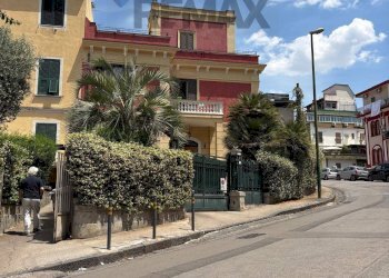 Edificio all\'aperto - Appartamento Via Carlo De Marco
 
33, Napoli - foto 44
