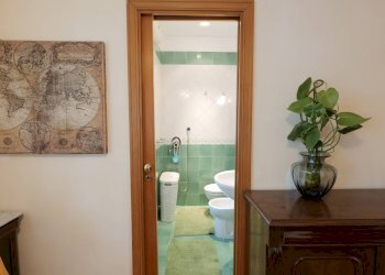 BAGNO IN CAMERA - Appartamento via camaldolilli
 
59, Napoli - foto 39