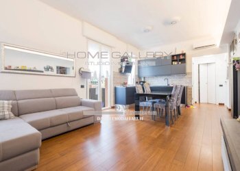 Salone - Three-room apartment via Bottini, Genova (neighborhood Quarto) - photo 3