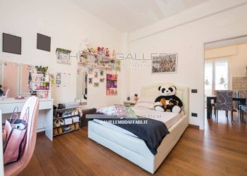 Camera da letto - Three-room apartment via Bottini, Genova (neighborhood Quarto) - photo 19