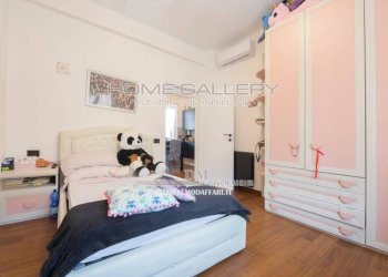 Camera da letto - Three-room apartment via Bottini, Genova (neighborhood Quarto) - photo 20