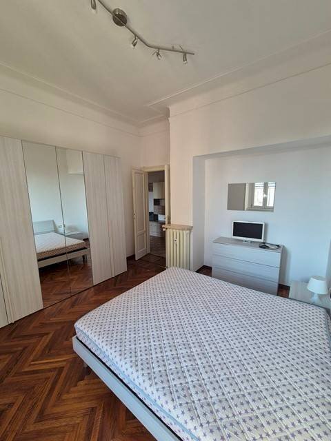 Camera da letto - Bilocale via Belfiore, 11, Milano (zona Wagner) - foto 2