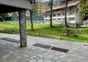 Cortile interno - Appartamento via Giuseppe Francesco Medail, 57, Bardonecchia - foto 4