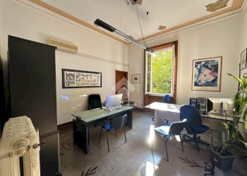 Ufficio Piazza Savonarola, Genova (zona Foce) - foto 1