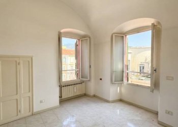 Camera da letto - Two-room apartment piazza Sardi, 9, Sanremo - photo 9