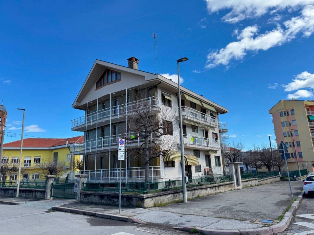 Facciata - Quadrilocale via San Maurizio, 4, Cuneo (zona Donatello) - foto 1