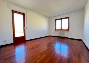 Camera da letto - Quadrilocale via San Maurizio, 4, Cuneo (zona Donatello) - foto 17